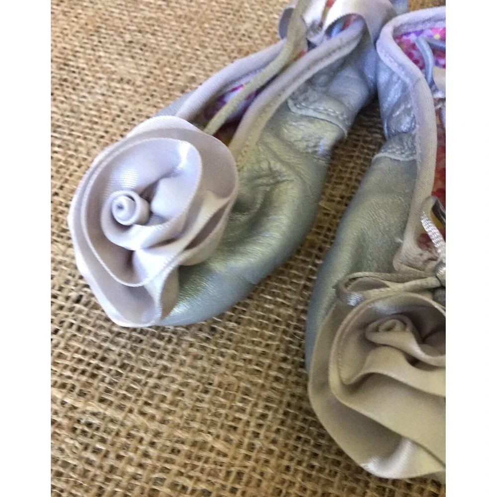Kamara Toddler Girls Size 10 Gray Silver Leather Ballet Slippers Satin Ribbon